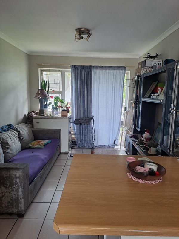 2 Bedroom Property for Sale in Uitzicht Western Cape